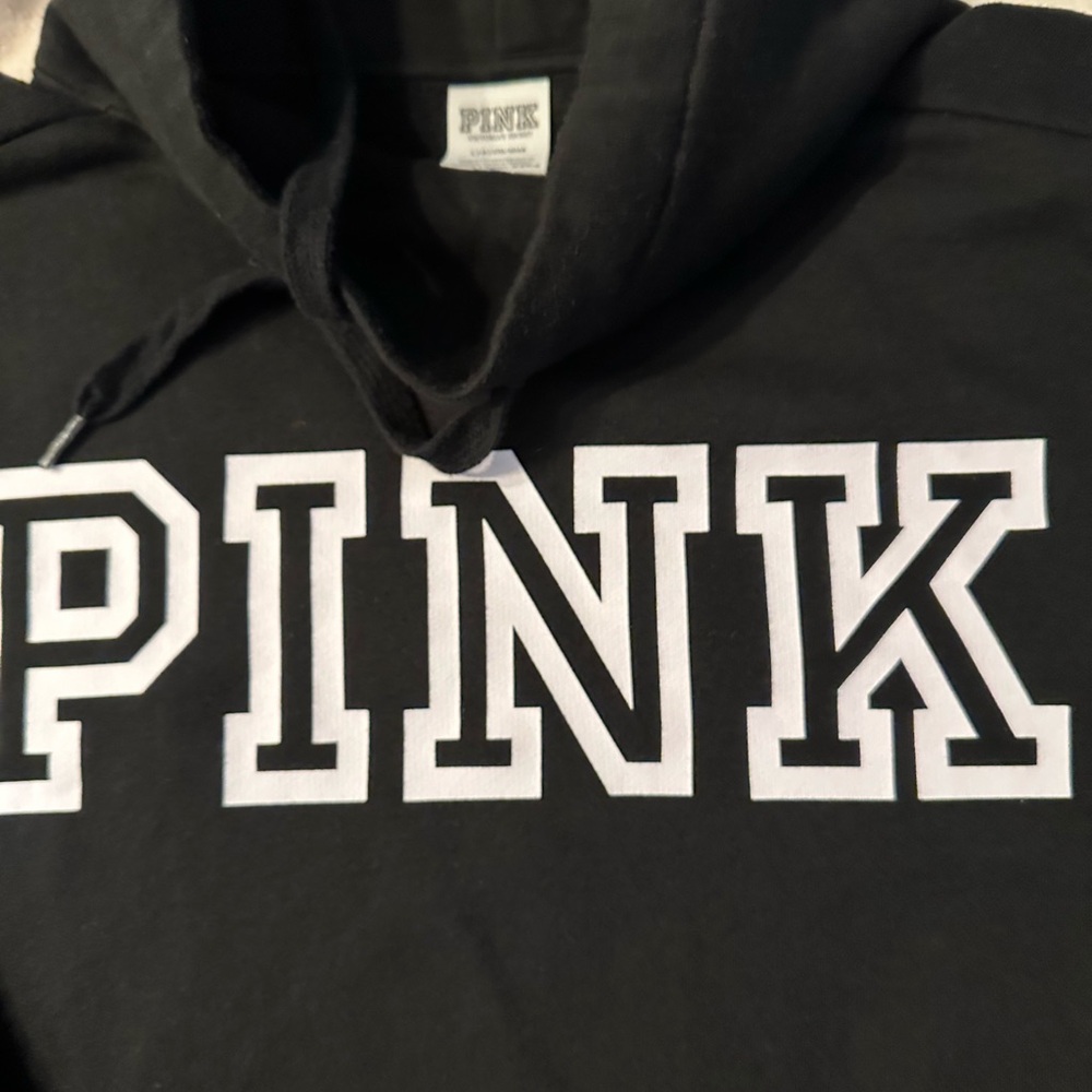 🌺🌸CLOSET BLOWOUT🌸🌺 NEW PINK BRAND HOODIE SIZE LARGE